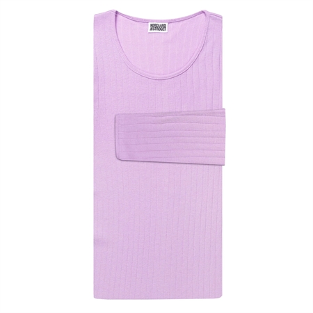 Syrenfarvet ensfarvet Nørgaard På Strøget 101 Solid Colour bluse i bomuldsrib hos MAAK Shop - model 101675