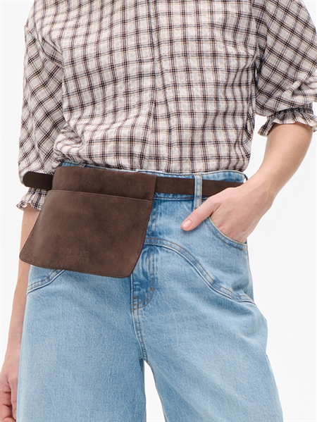 Mørkebrunt læderbælte Leya Belt 24981 Coffee Bean Brown fra Baum und Pferdgarten hos MAAK-Shop