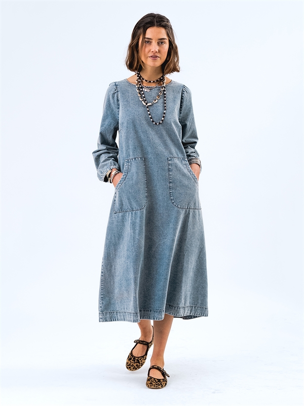 Lollys Laundry LucasLL Midi Dress LS Washed Denim