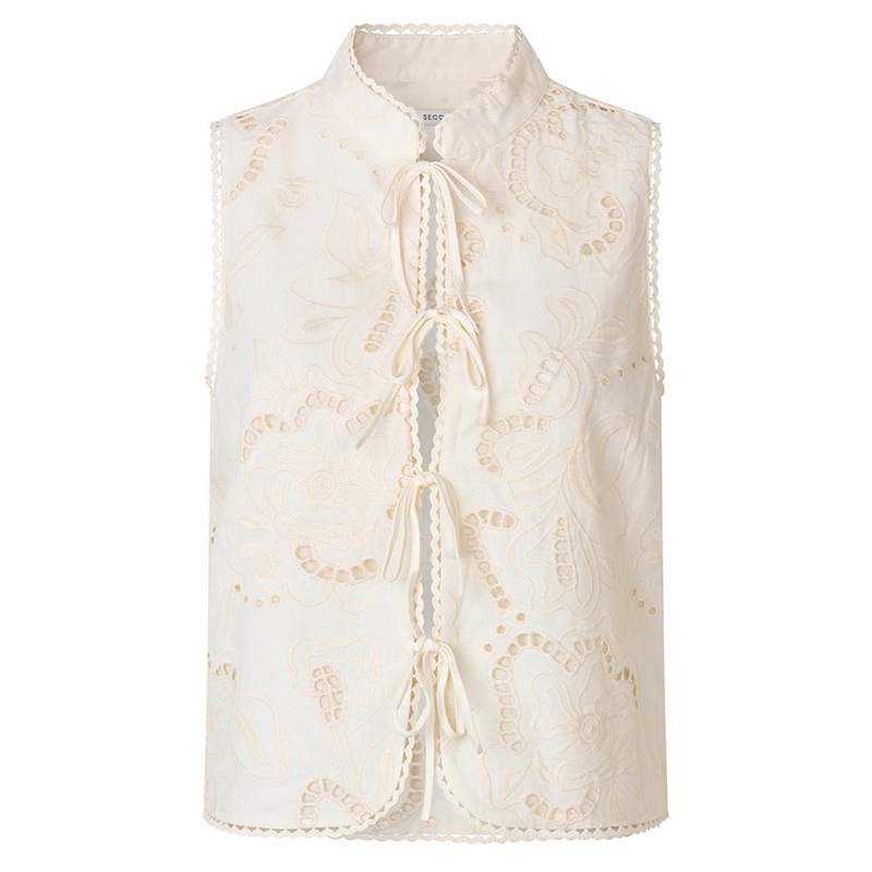 Second Female Vilea top Eggnog