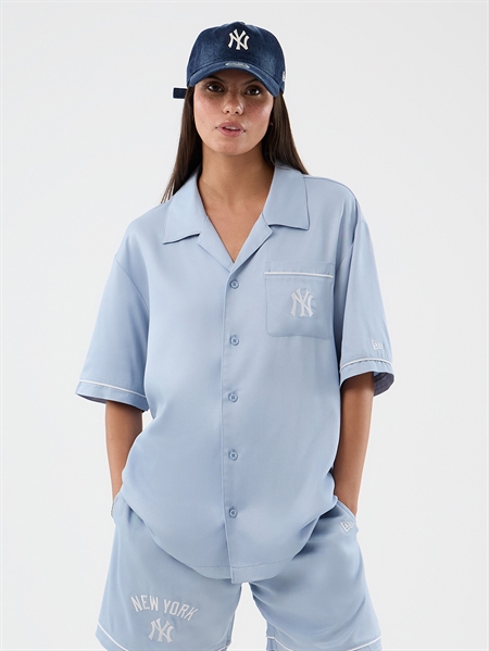 New Era MLB GRPHC Revere Shirt New York Yankees - Pastel Blue