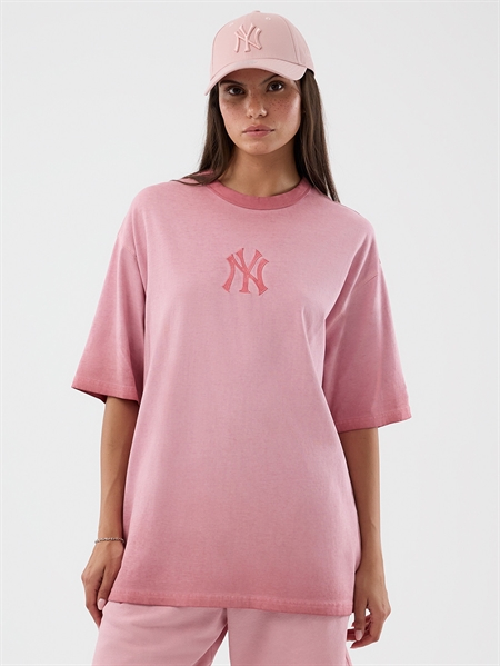 New Era MLB Washed Logo Tee New York Yankees - Pastel Pink
