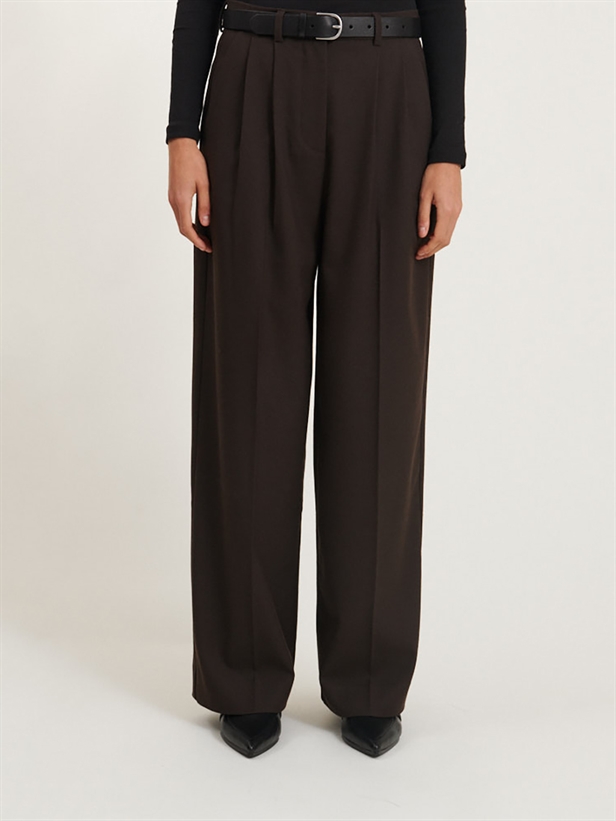 Basic Apparel Marjorie Pants Chocolate torte