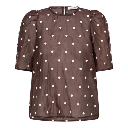 Co'Couture DitaCC Dot SS Blouse Dark Brown 500043 brun prikket kortærmet bluse til kvinder fra MAAK Shop