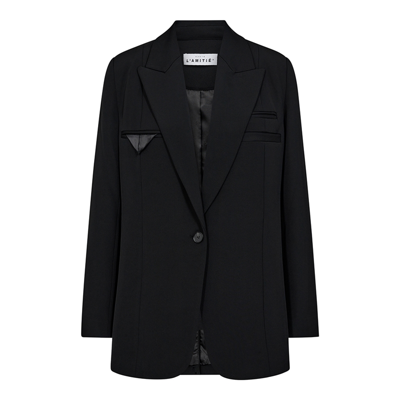 Sort figursyet HAUTE L’AMITIÉ Premiere Waist Fit blazer med knaplukning og fokus på taljen