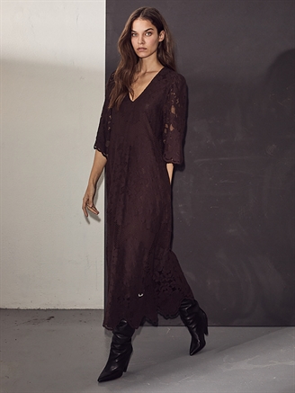 Haute L'Amitié Curvey Lace Hem Dress Black