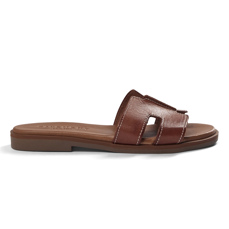 Pavement Pam Sandaler Tan