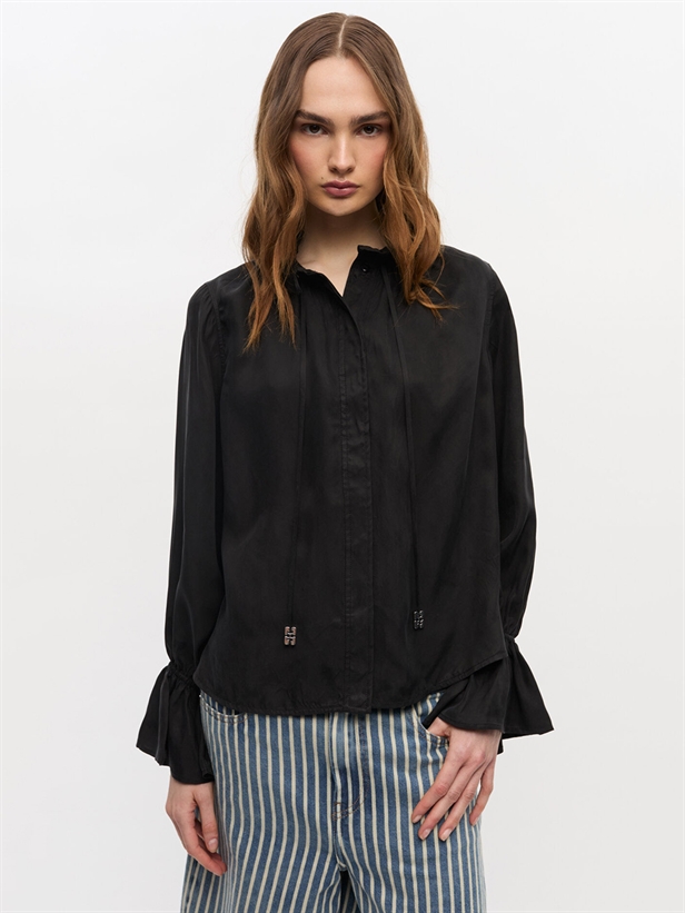 Ganni W0856 Fluid Cupro Tie String Shirt Black