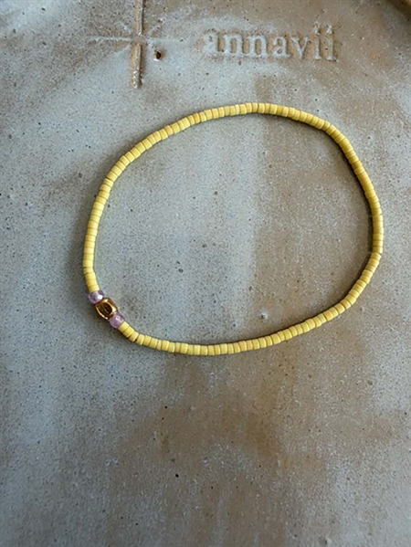 Annavii Megha Bracelet 1017 Yellow håndlavet armbånd med gule glasperler