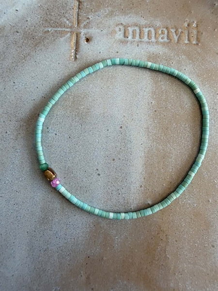 Annavii Megha Bracelet 1019 Mint håndlavet armbånd med mintfarvede glasperler