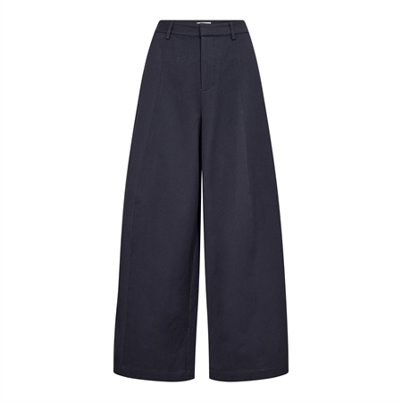 Mørkeblå mønstrede DemiCC Barrel Pant cargobukser med store sidelommer og bæltestropper til kvinder fra Co'Couture.
