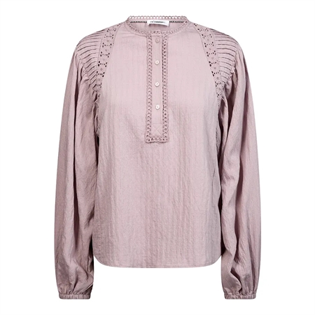 Støvet rosa langærmet SenneCC Lace Blouse bluse med stolpelukning, knapper og fine blondedetaljer over skuldrene til kvinder fra