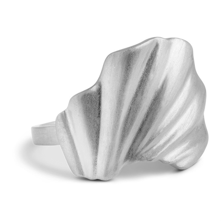 Enamel Copenhagen Wave Ring Silver i forsølvet messing med bølgende design