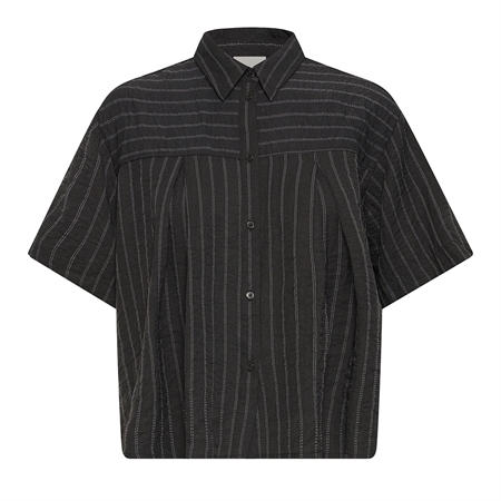 Ichi IhFienna Shirt Black White Stripe 20126159 sort hvid stribet langaermet skjorte til kvinder fra MAAK Shop