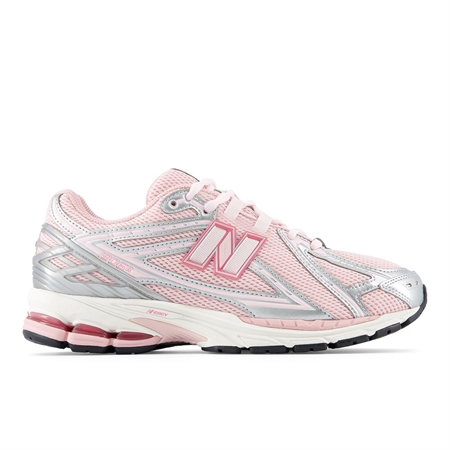 New Balance U19063FT Pink Chalk Silver Metallic lyseroed soelv retro sneaker til kvinder fra MAAK Shop