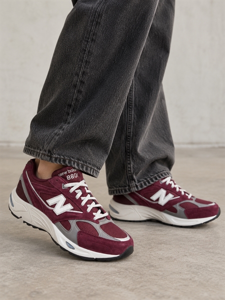 New Balance U880R9U1 Mulled Wine/Castlerock