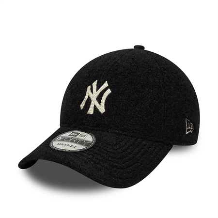 New Era Winter Borg 9FORTY New York Yankees Cap Black