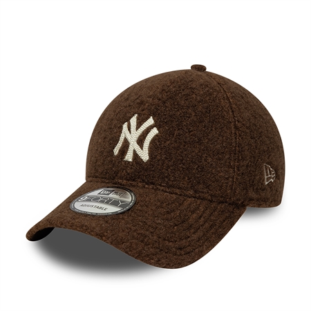 New Era Winter Borg 9FORTY New York Yankees Cap Brown