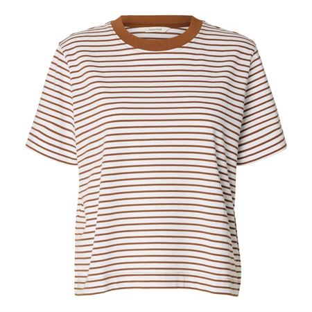  Karamelbrun og hvid stribet kortærmet SlwEssential Boxy Tee t-shirt i økologisk bomuld til kvinder fra Selected Femme.
